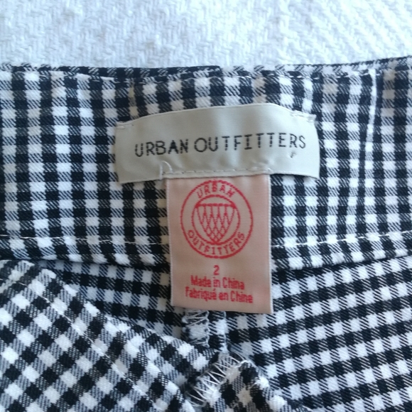 UO Gingham High-Waisted Pinup Short - Picture 6 of 6